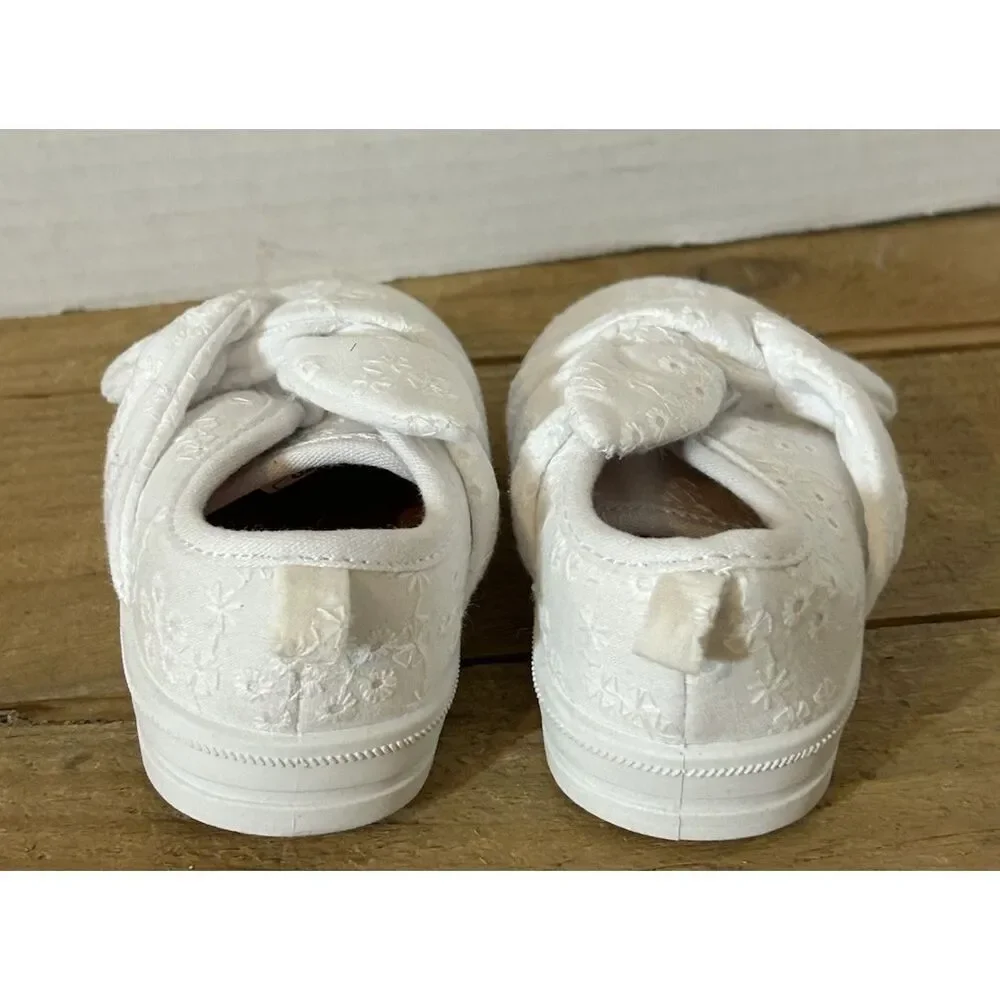 Osh Kosh BGosh White Eyelet Toddler Size 5M Sneakers Shoes White Bow